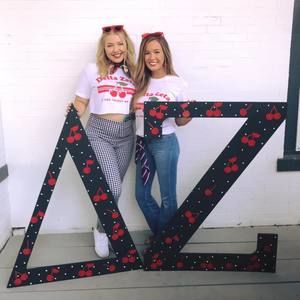 Meet your Posher, Chloe